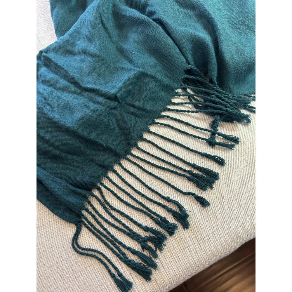Vibrant Green Scarf with Fringe Viscose Rayon Women's‎ OS